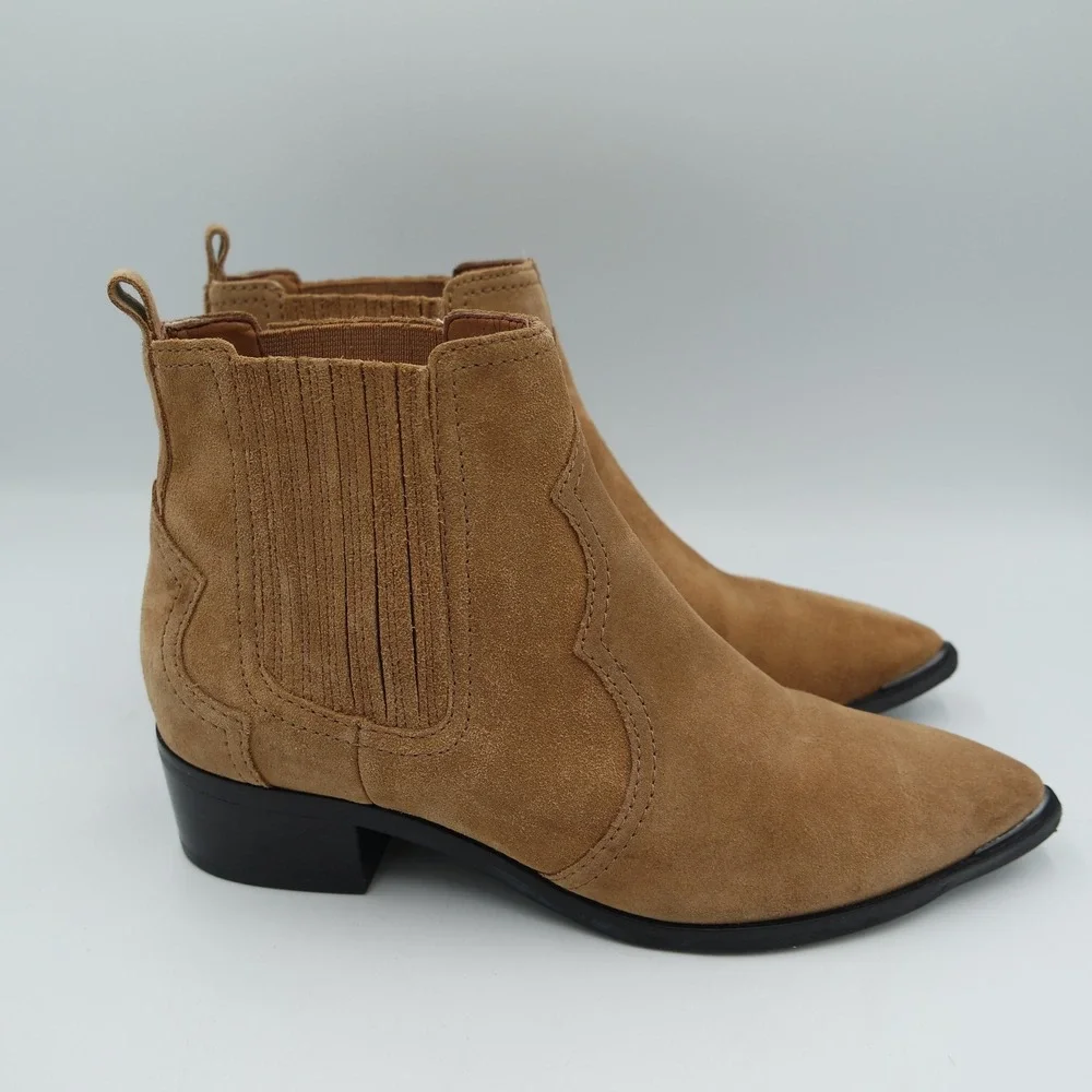 Marc Fisher Womens Yohani Tan Suede Western Ankle Boots Chelsea Booties Size 5.5